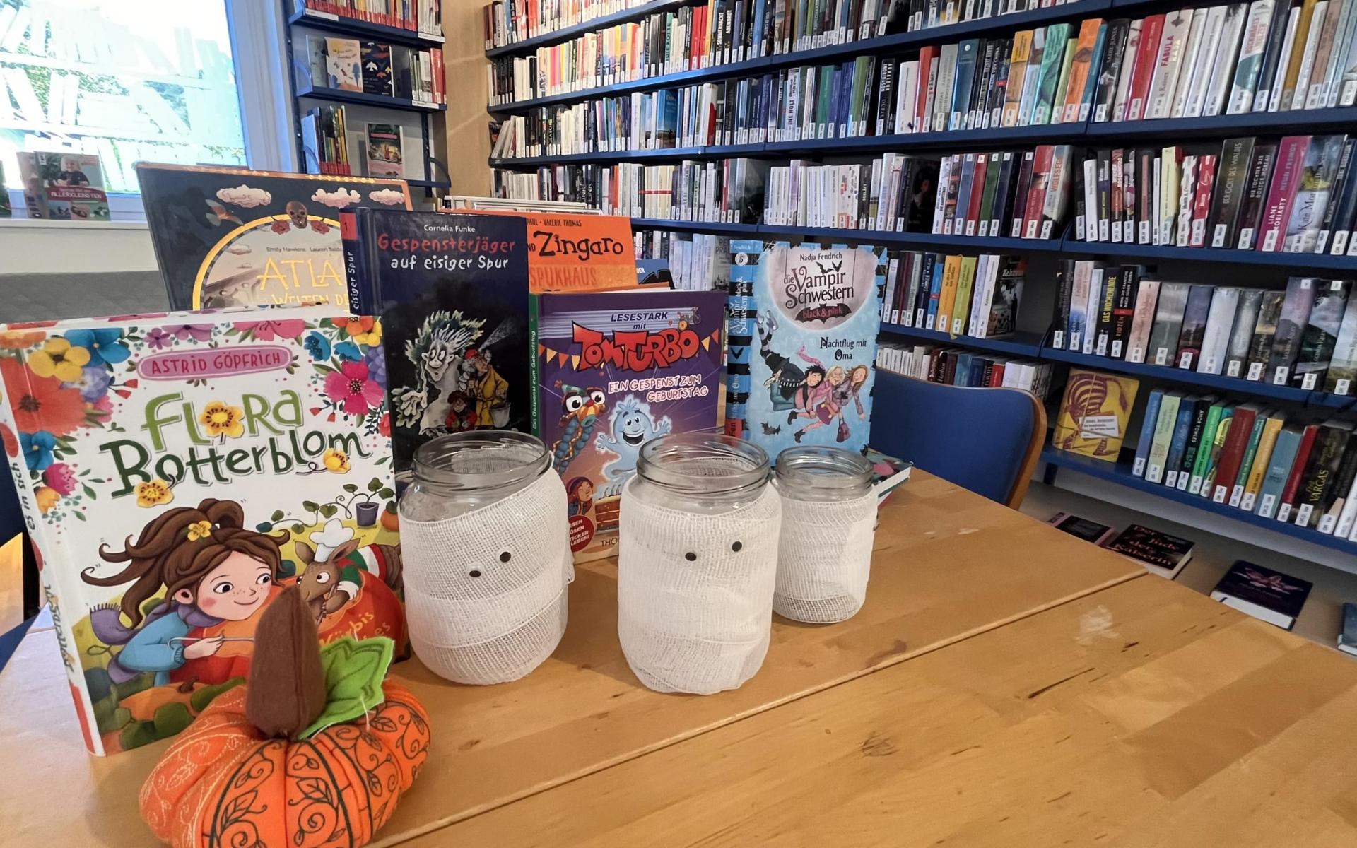 Büchertisch